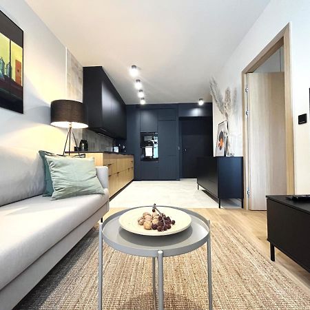Wyszynskiego Apartment - Self Check-In 20H - Parking &Lift วรอตซวาฟ ภายนอก รูปภาพ