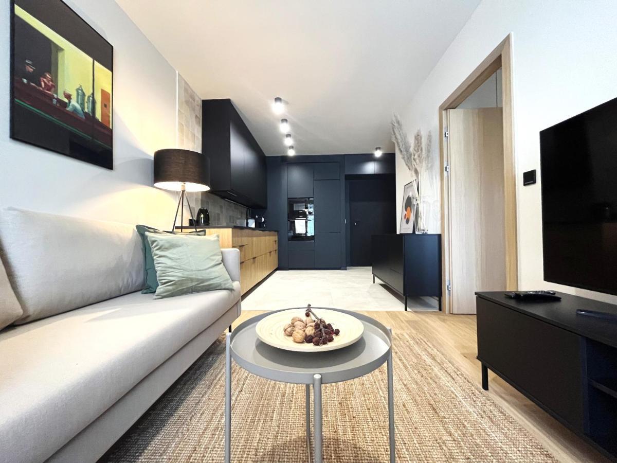 Wyszynskiego Apartment - Self Check-In 20H - Parking &Lift วรอตซวาฟ ภายนอก รูปภาพ