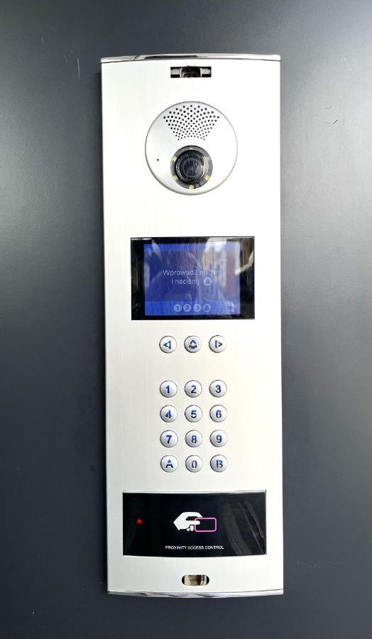 Wyszynskiego Apartment - Self Check-In 20H - Parking &Lift วรอตซวาฟ ภายนอก รูปภาพ
